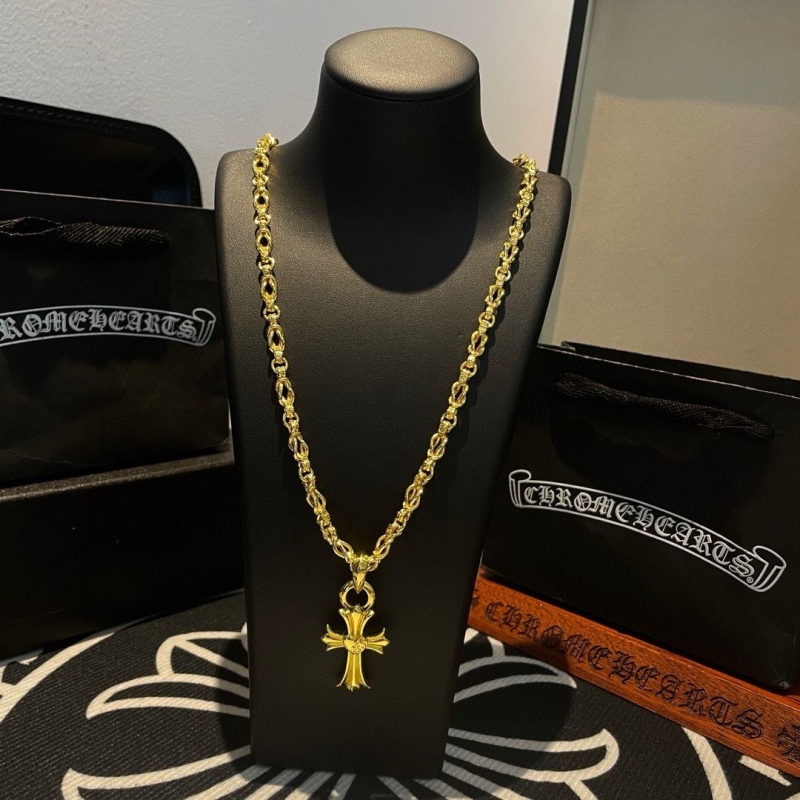 Ch*0me He**ts necklaces